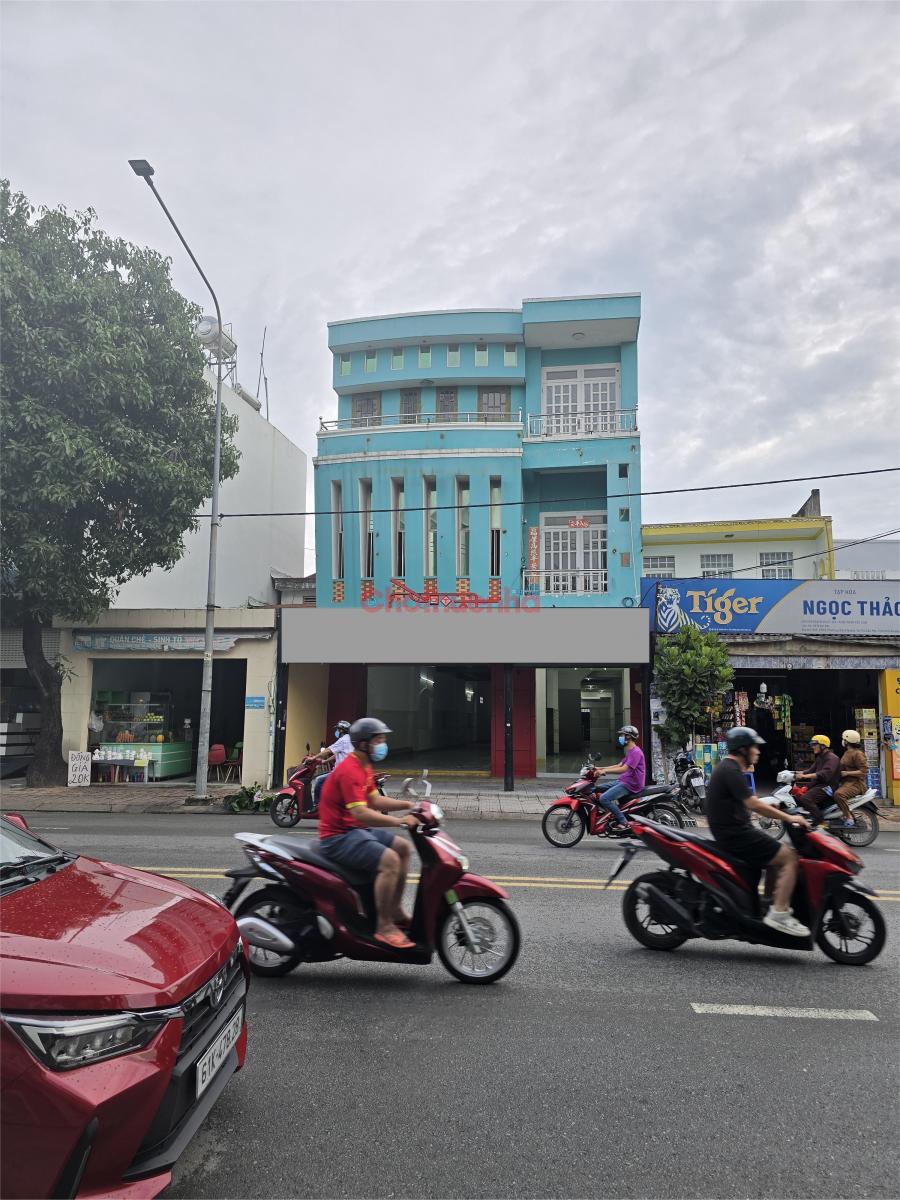 Tôi là chủ nhà, cần cho thuê nhà MT 956 - 958 Cách Mạng Tháng 8, DT đất 8x50m, DTXD 8x21m, 3 tầng