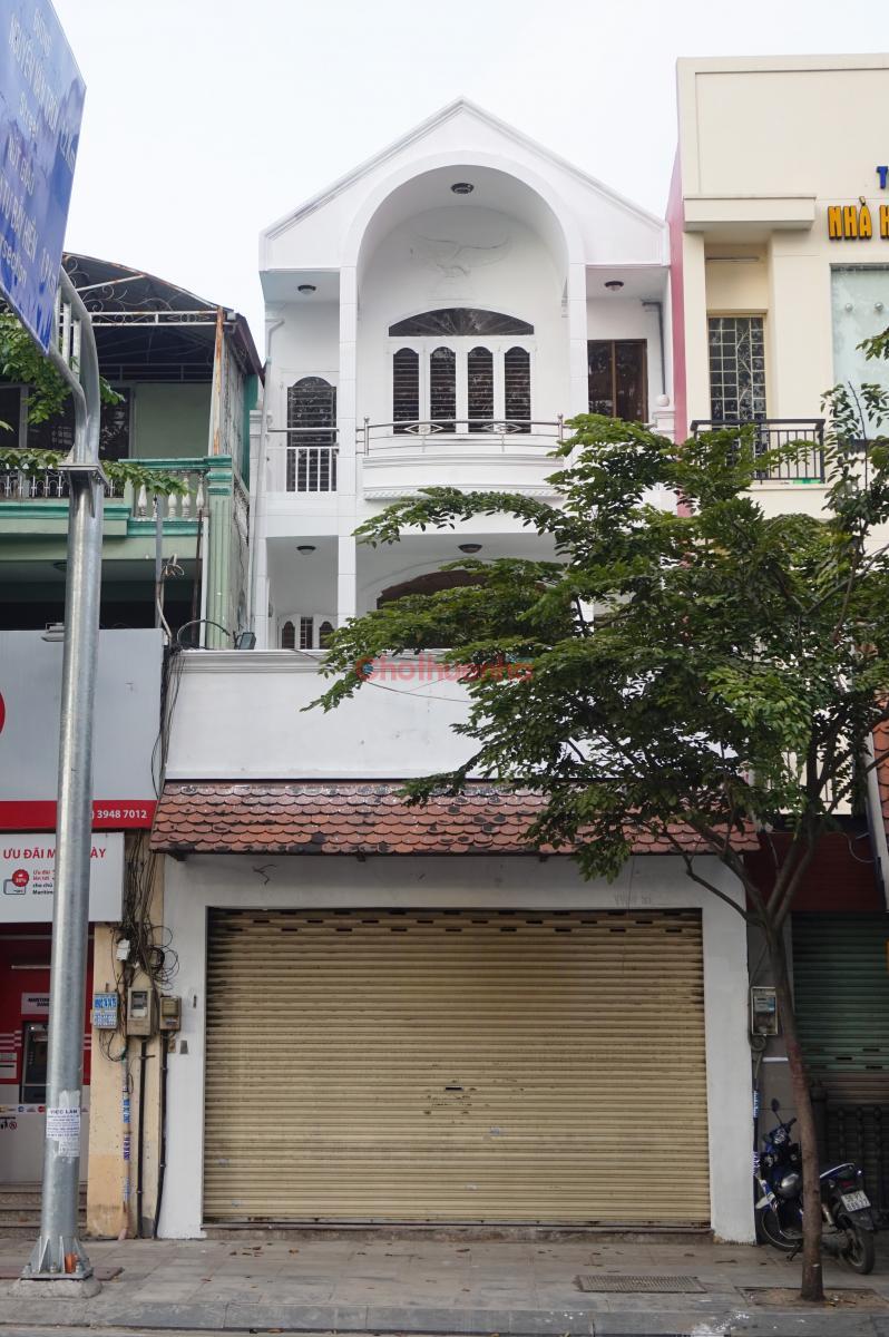 Cho thuê nhà mặt tiền rộng rãi tại trung tâm TP.HCM
