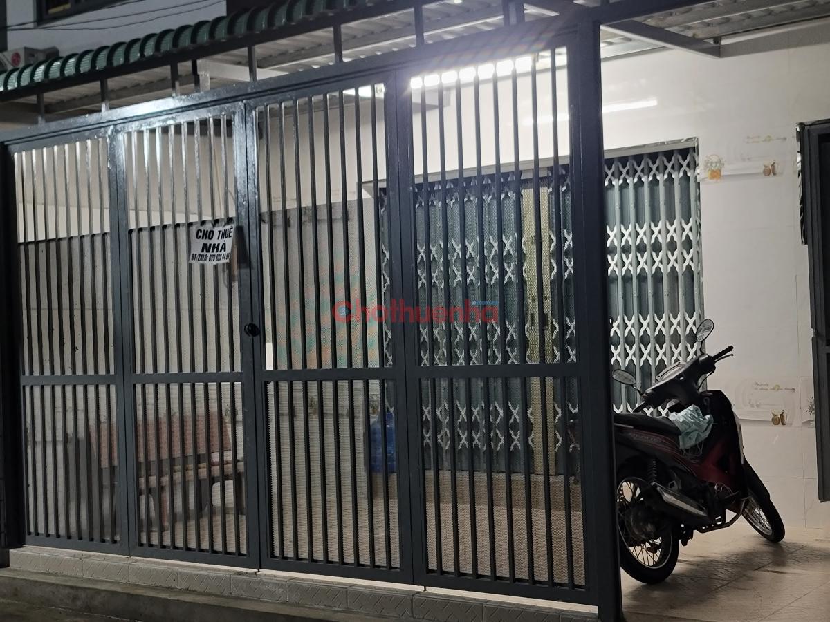 Nhà mặt chợ 60m2