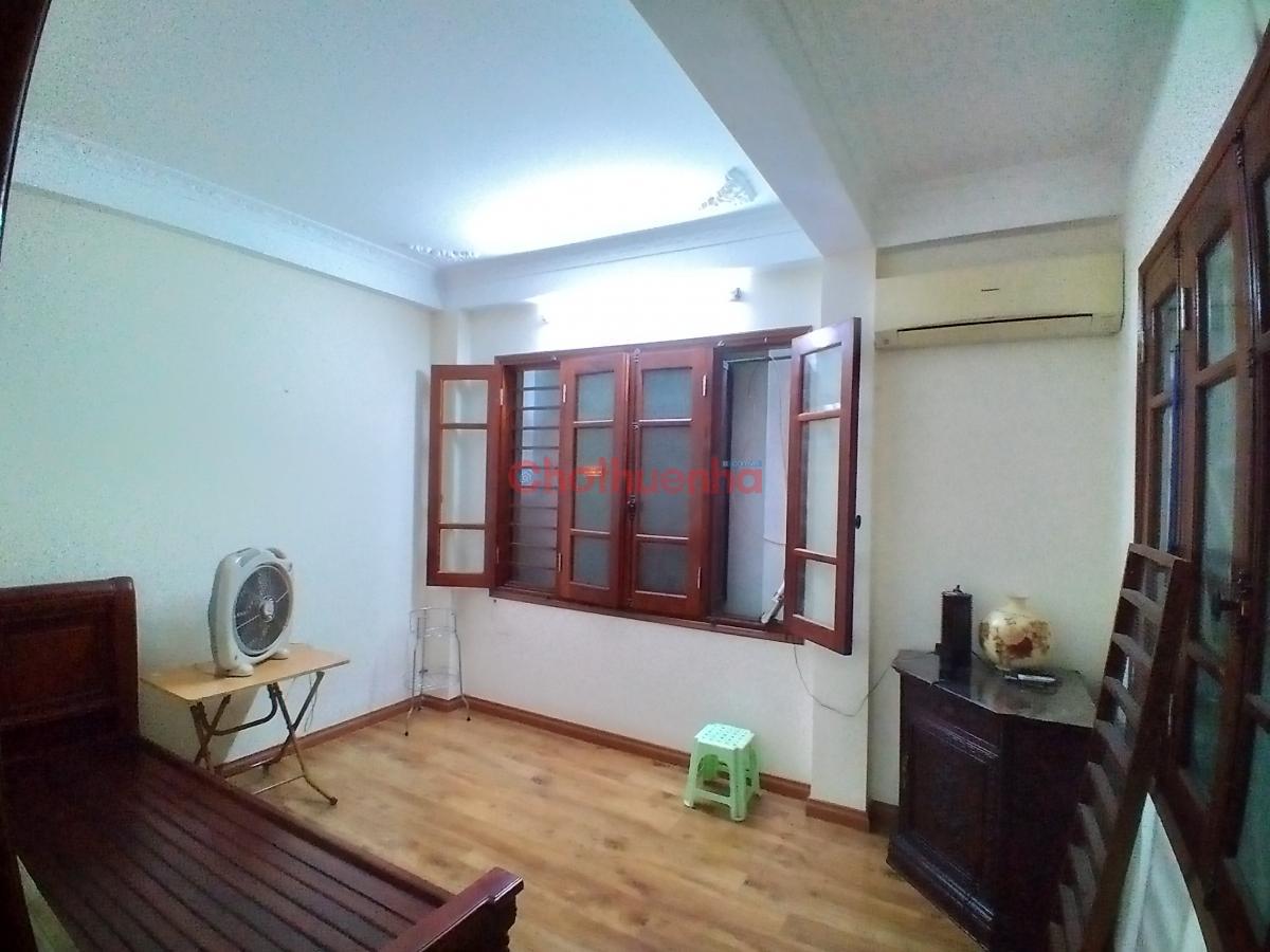 Cho thuê nhà 4T, 3N 3WC, TT Nam Đồng, 7 triệu, ưu tiên thuê lâu dài