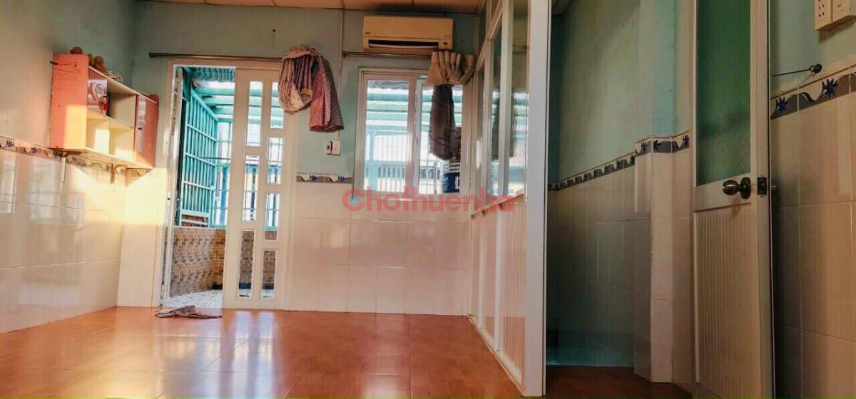 Ưu tiên cho gia đình thuê\r\nDt đất 56m2, nhà 1 trệt, một lầu\r\nGần chợ, gần bệnh viện, gần trường học