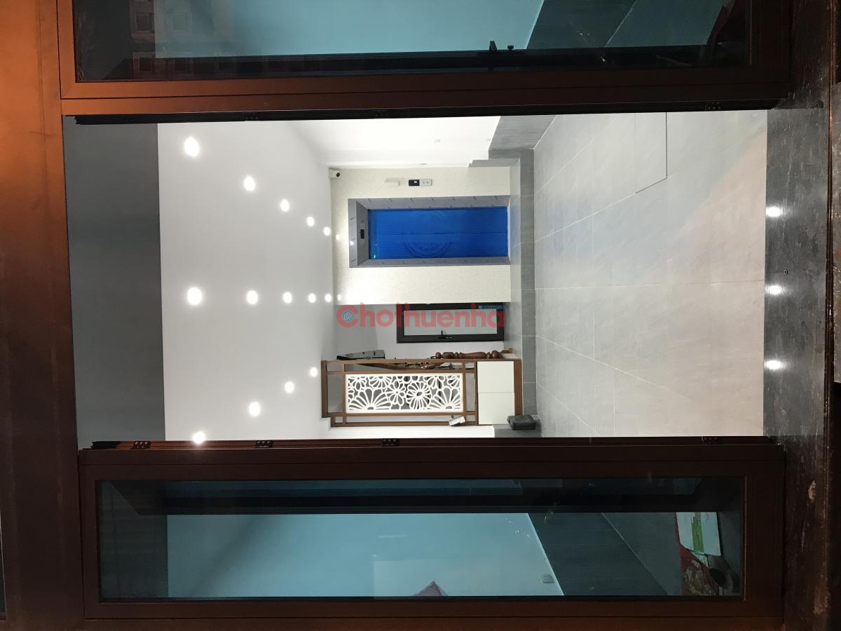 Cho thuê nhà nguyên căn 6 tầng, thang máy