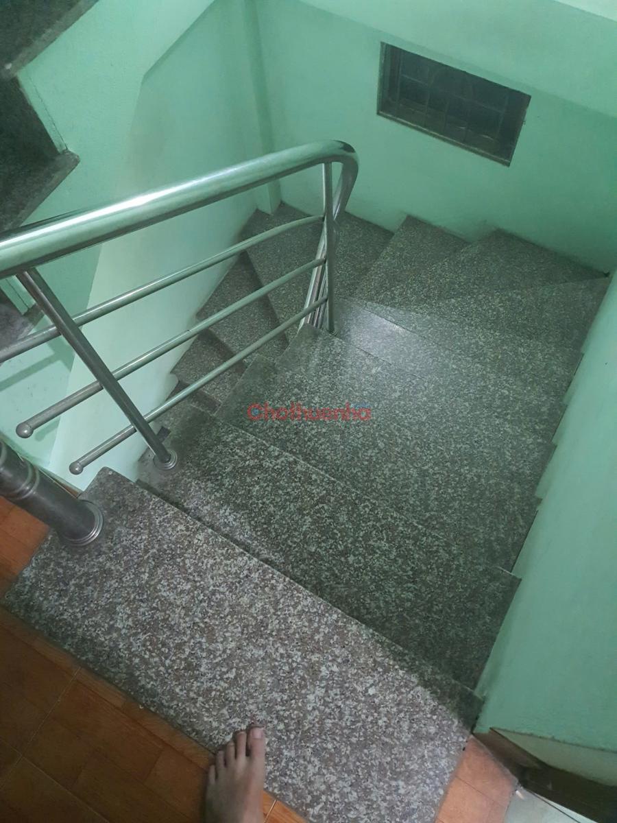 Cho hộ gia đình thuê nhà nguyên căn 4 tầng.