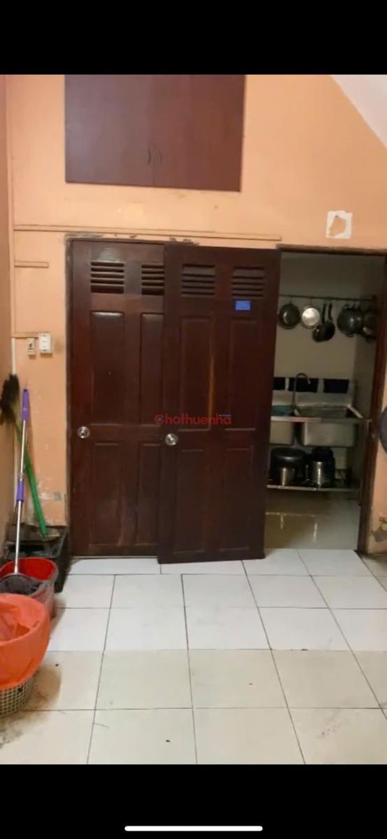 Nhà nguyên căn cho thuê, có mặt bằng kinh doanh - Khu vực chợ Phạm Thế Hiển, quận 8