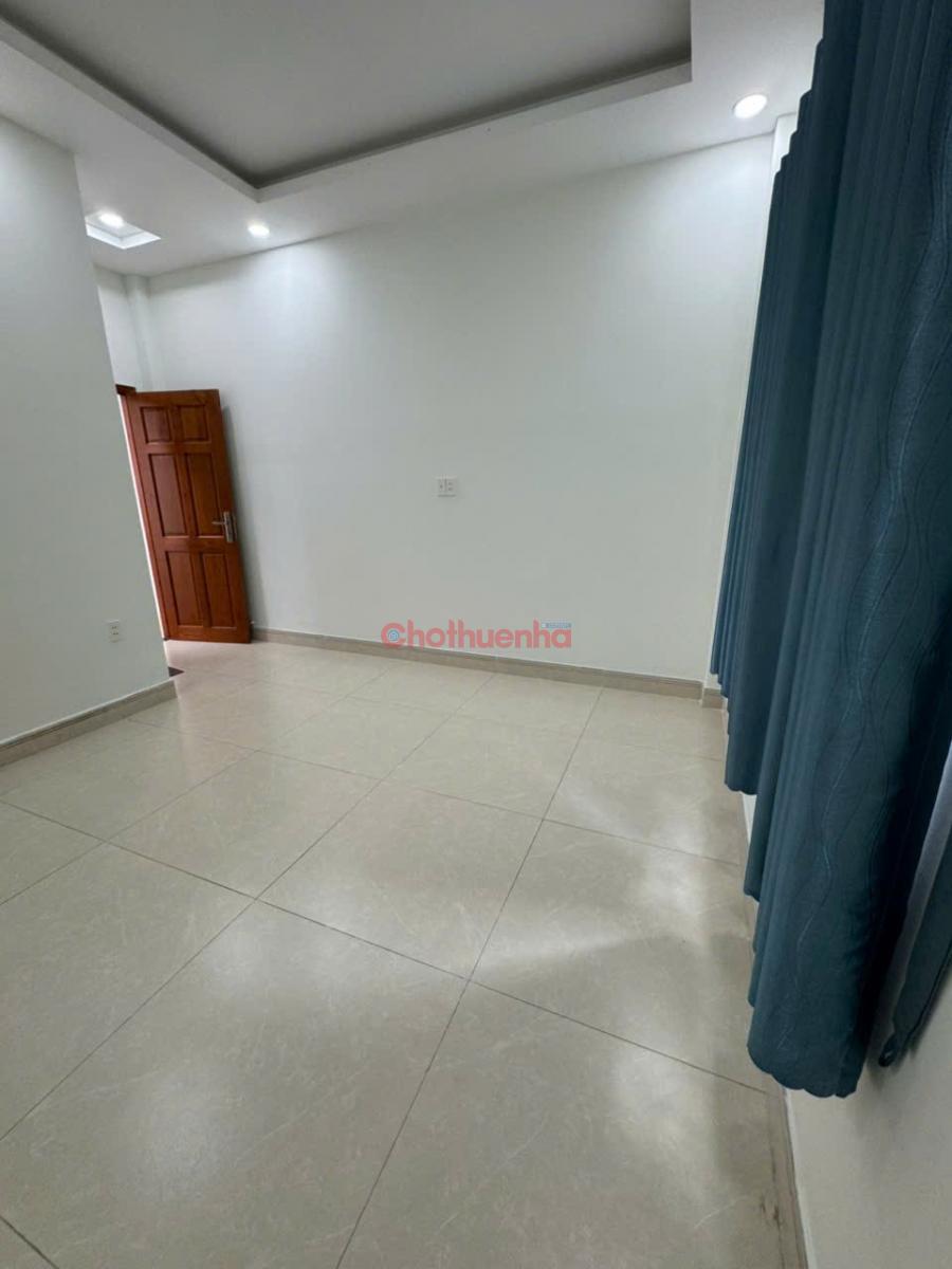 Cho thuê phòng trọ mới + gần chợ thủ đức +làng đại học