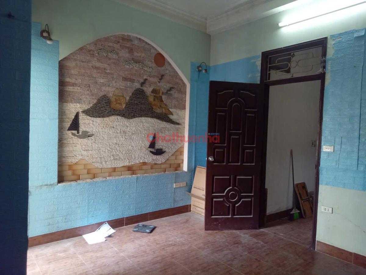 Chính chủ cho thuê nhà nguyên căn 3 tầng, 45m2 tại Phúc Diễn