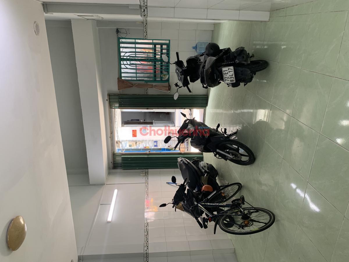 Cho thuê nhà hẻm đối diện bách hoá xanh\r\n4*11, chính chủ 44m2