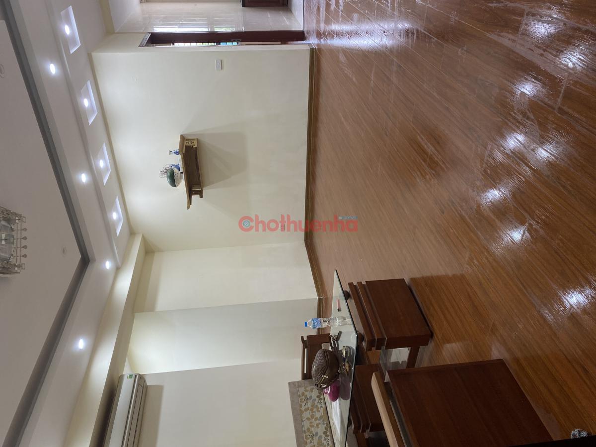 Cho thuê căn hộ tầng 5 toà VP5 bán đảo Linh Đàm 93m2,  giá thuê 12tr