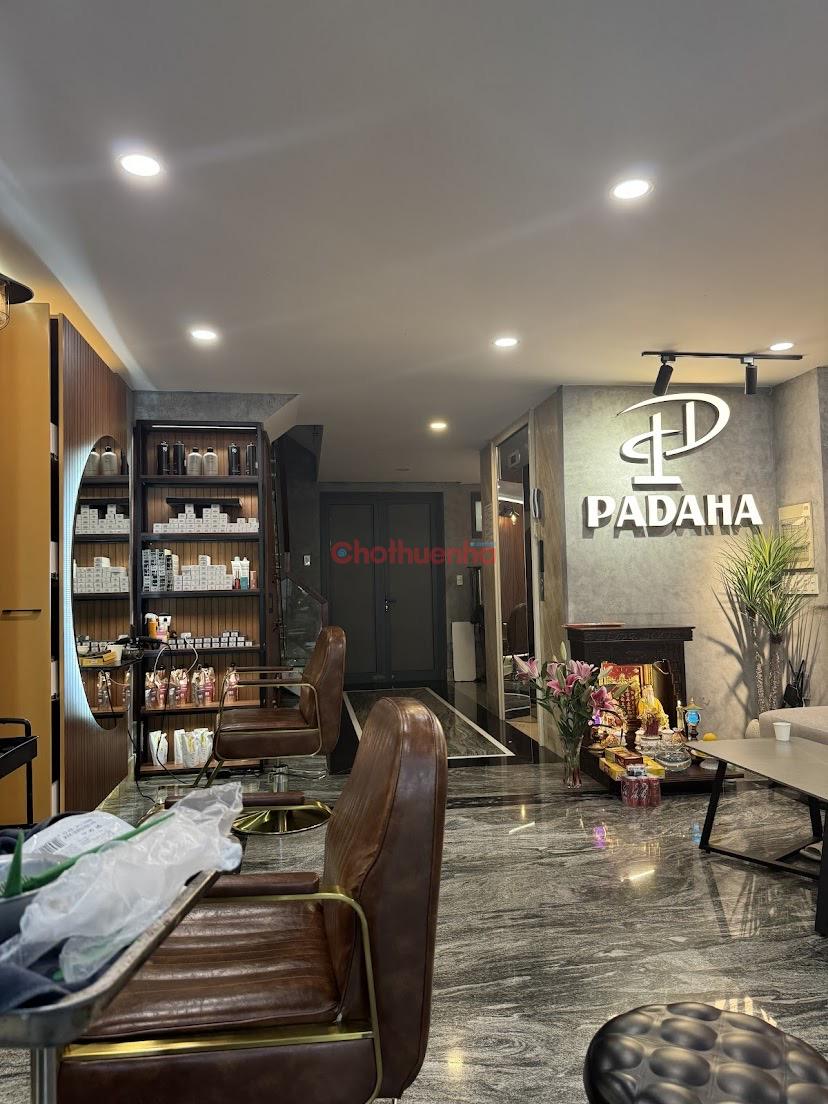 Sang nhượng hoặc cho thuê nhà ở và kinh doanh. Giá thuê 45.000.000đ/tháng