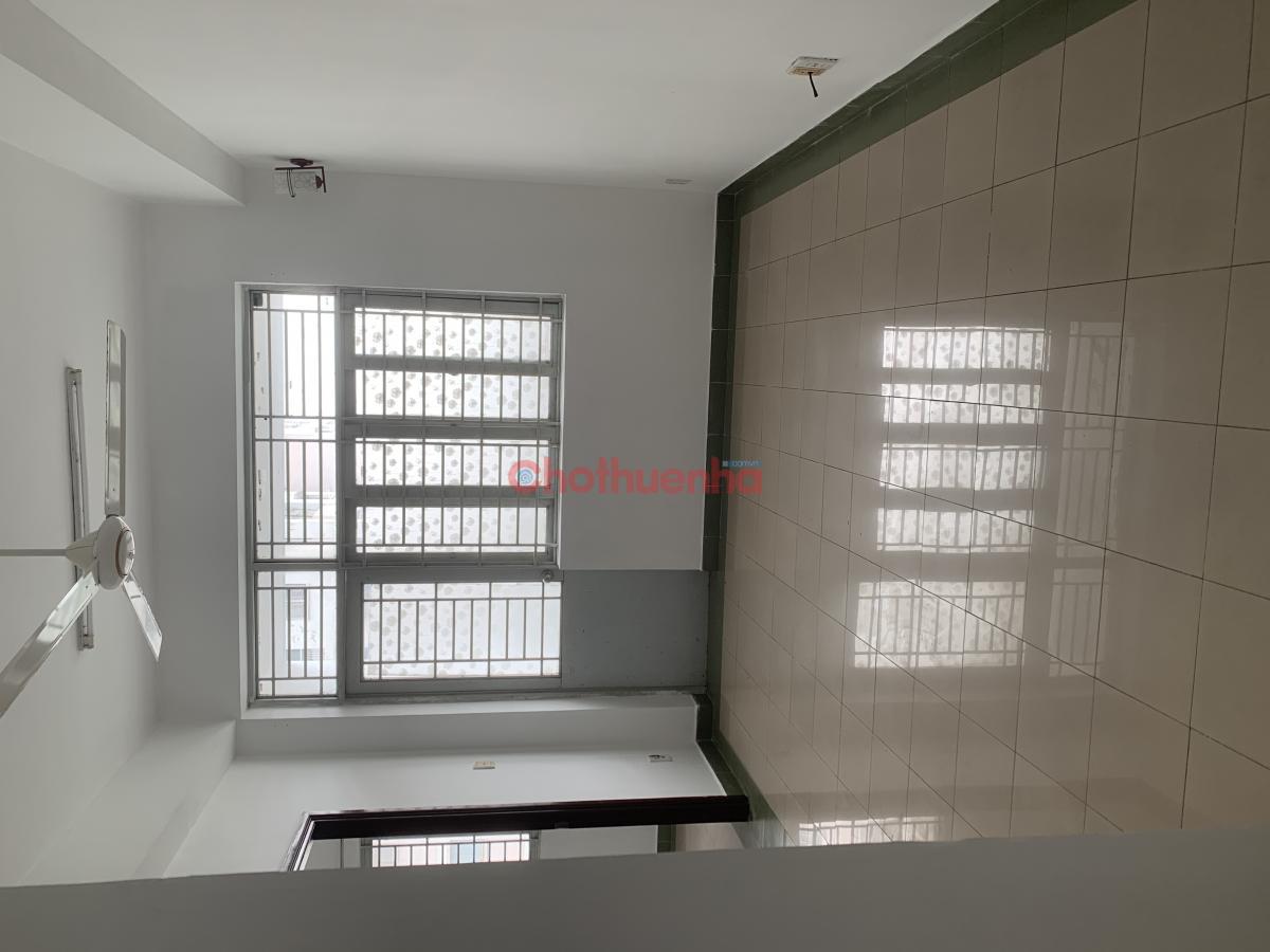 Cho thuê chung cư Phú Thọ Block5 - căn góc 2 ban công 2PN