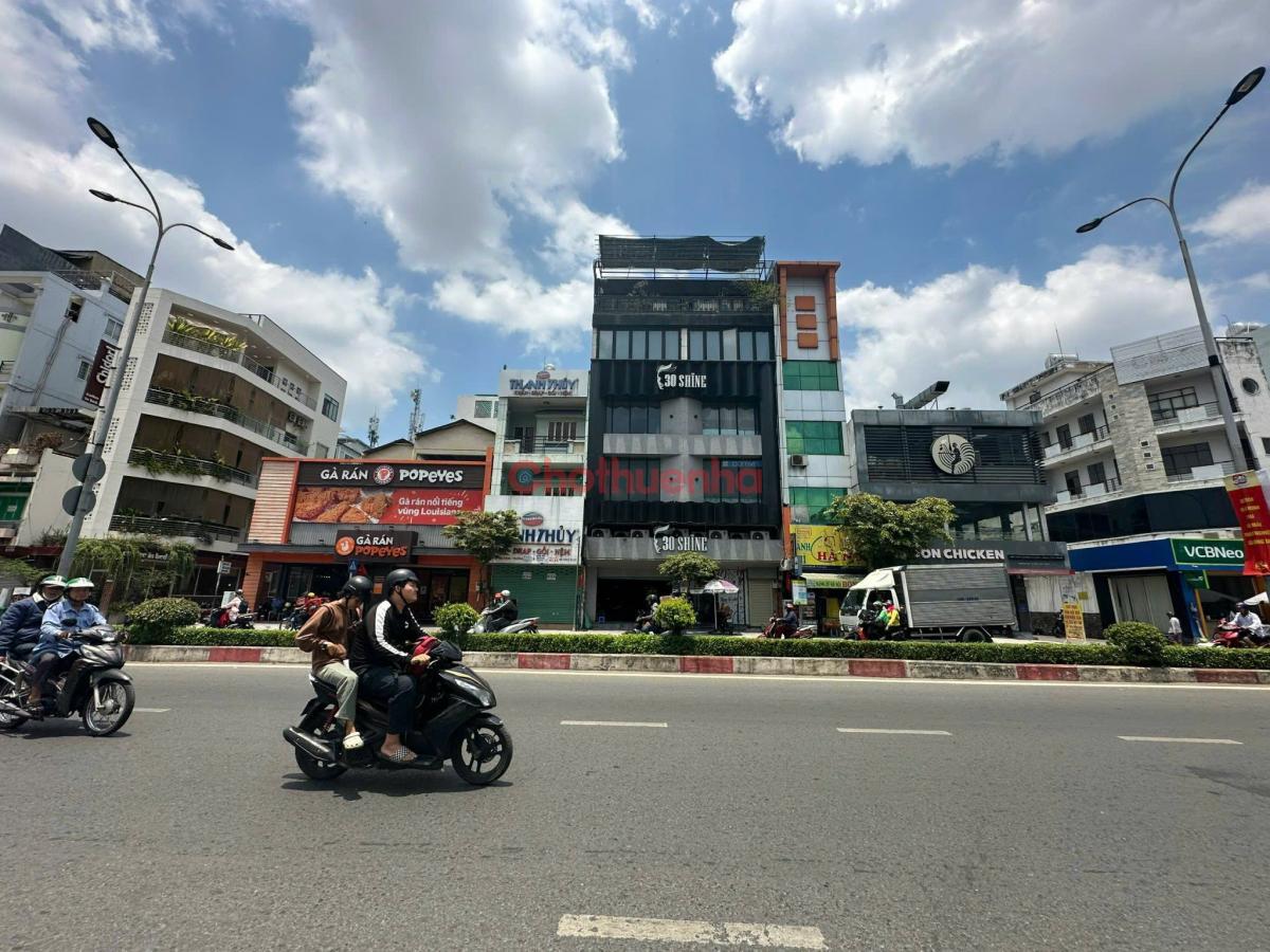 Cho Thuê Nhà Mặt Tiền 403-405A Lê Đại Hành, Phường, Quận 11. DT: 9.4x16m, 1 trệt 1 lửng 4 lầu