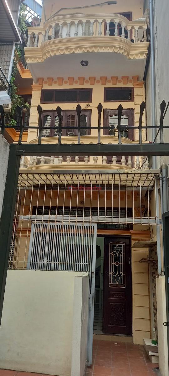 Cho thuê căn hộ riêng 3 tầng ngõ 1 Bùi Xương Trạch, ô tô đỗ sát cổng, cách phố Bùi Xương Trạch 100m