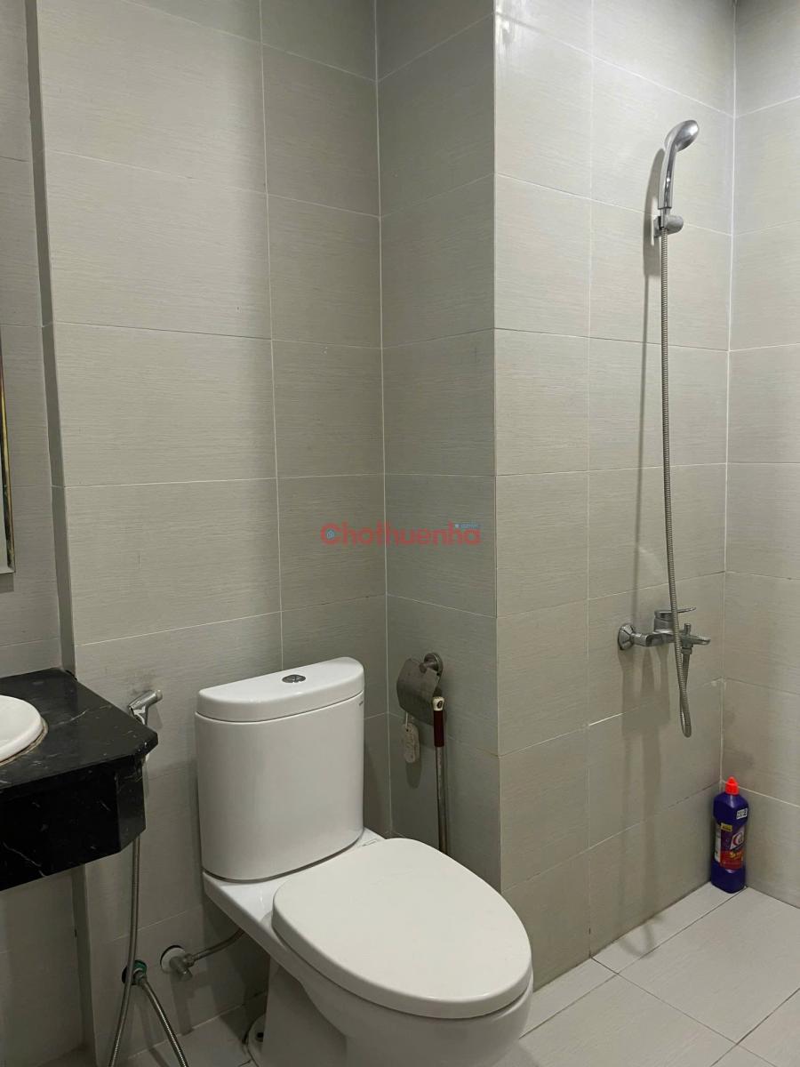 CHÍNH CHỦ CHO THUÊ CĂN HỘ 70M², TẦNG TRUNG – FULL NỘI THẤT GỖ, BẾP