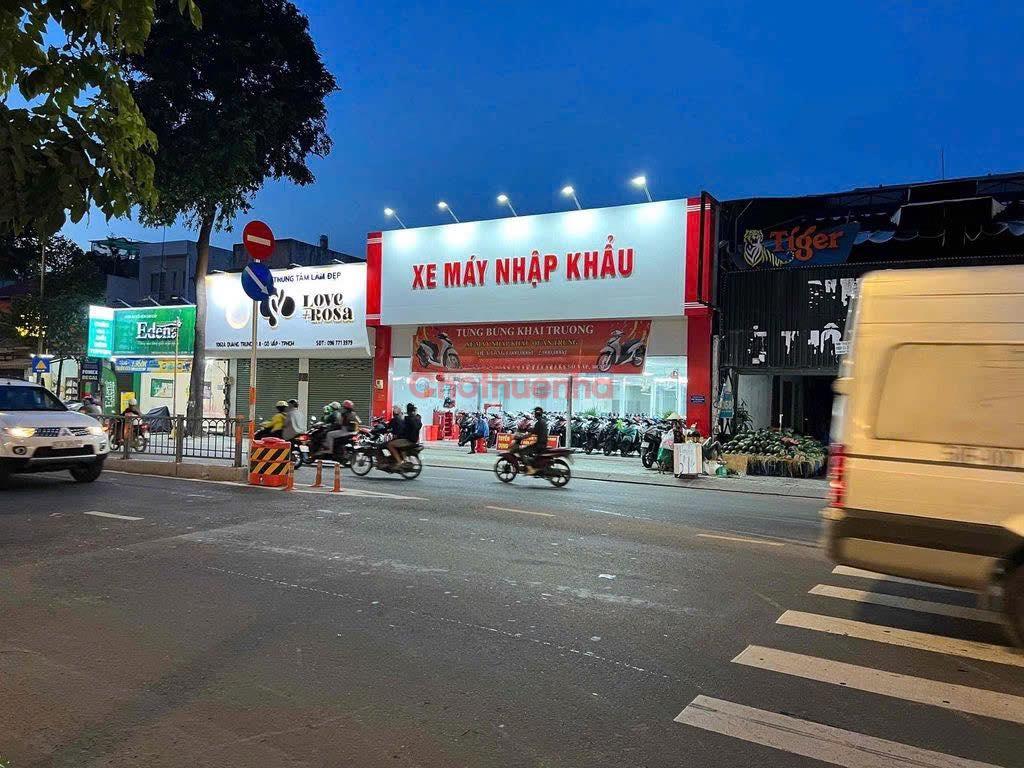 Cho Thuê Nhà Mặt Tiền 1060 Quang Trung, Phường 8, Quận Gò Vấp. Ngang 11m x 30m, 300m2