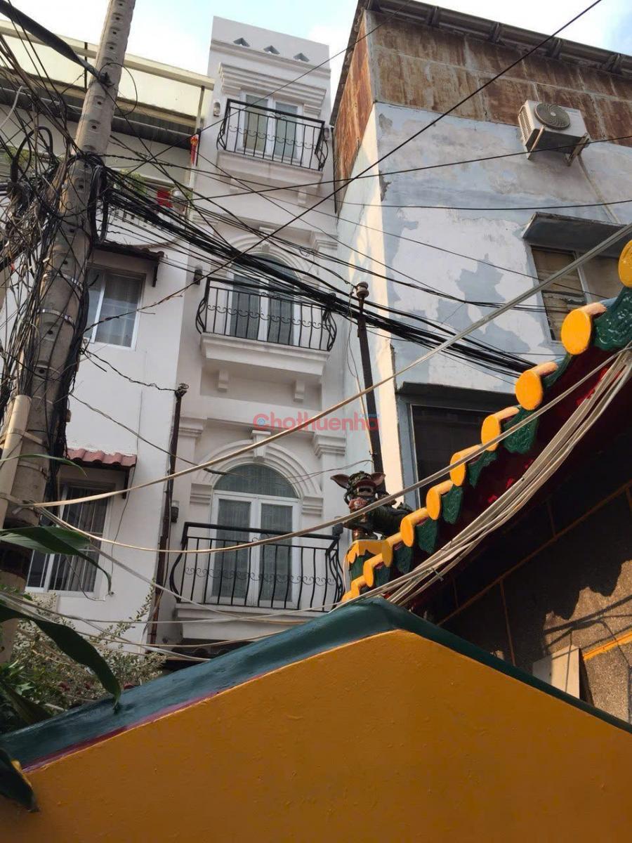 Cho thuê nhà nguyên căn hẻm Phó Đức Chính, Quận 1