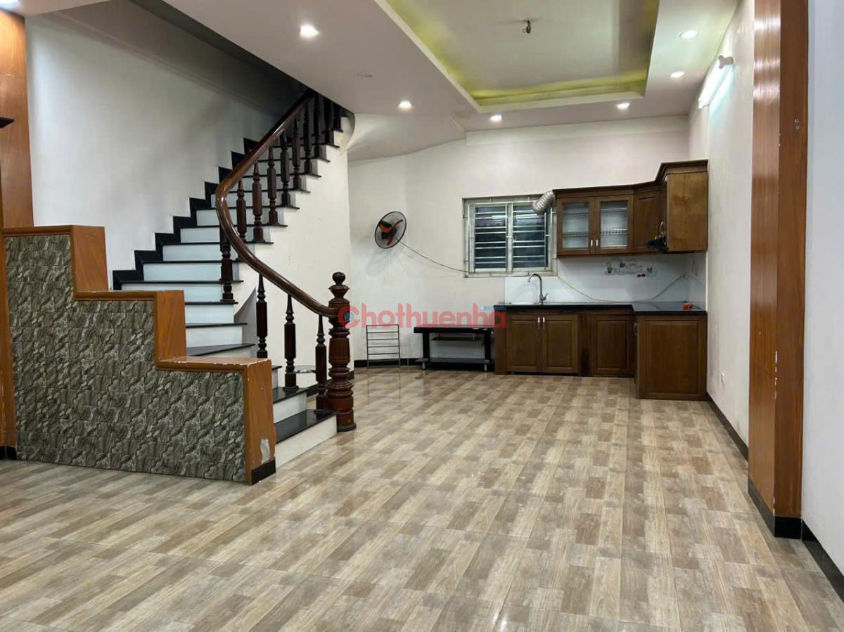 Chính chủ cho thuê nhà nguyên căn Quận Bắc Từ Liêm, Hà Nội - 5 PN máy lạnh phù hợp ở gia đình.