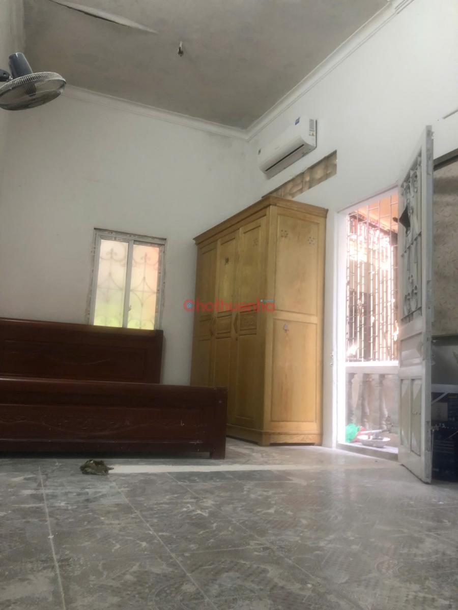 Cho thuê nhà riêng ở số nhà 11 ngách 19 ngõ hậu khuông 260 Bạch mai